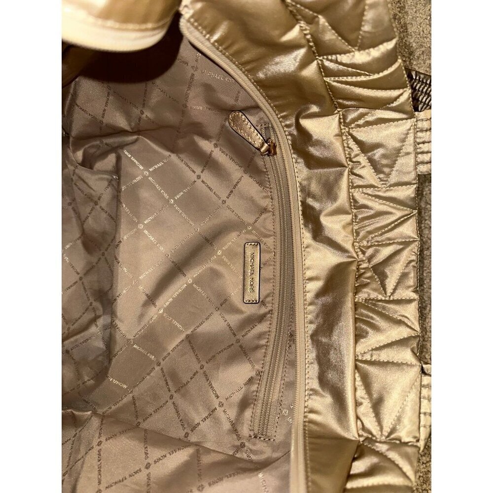 Michael Kors Winnie Quilted Nylon Pale Gold Large Tote - Picture 10 of 11
